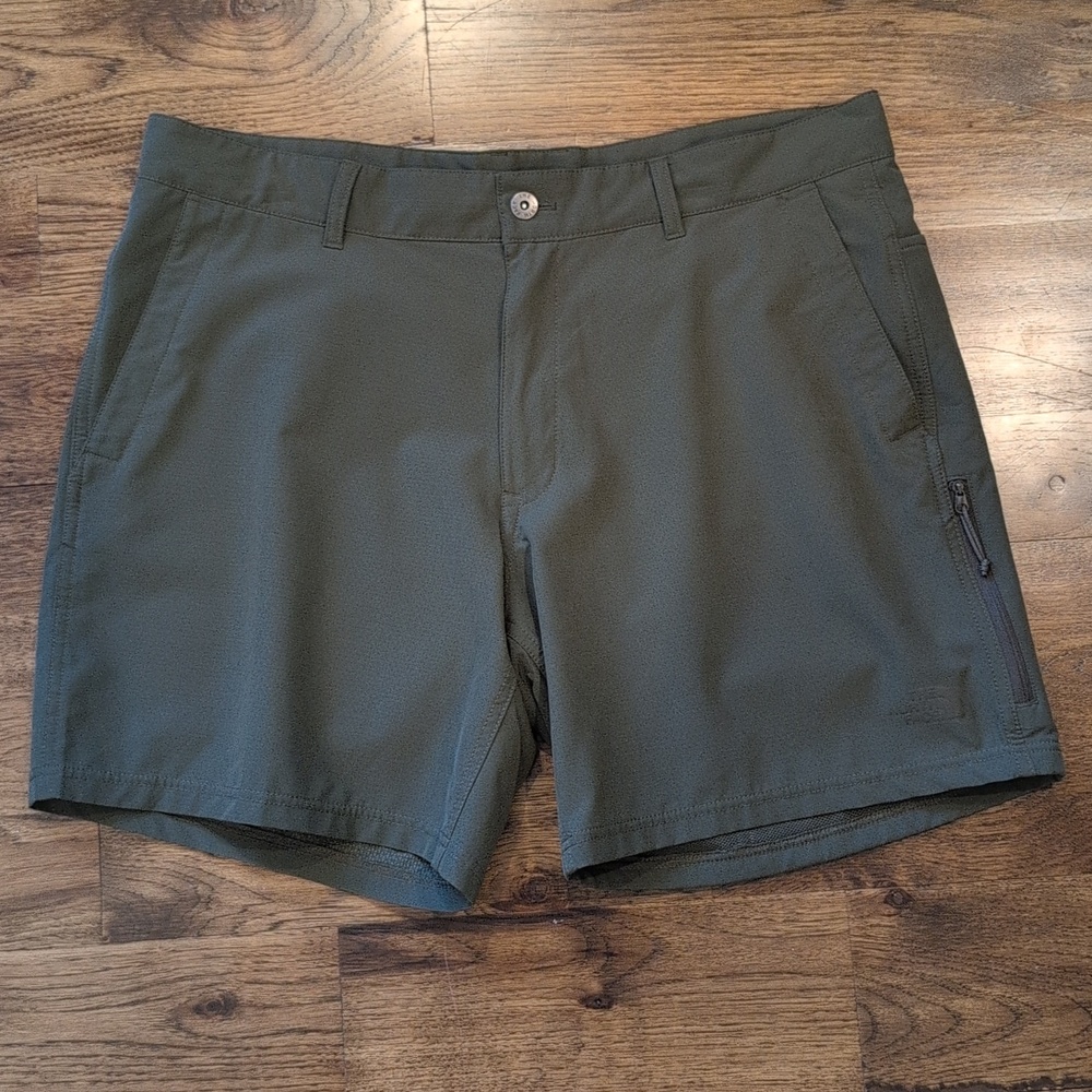 Mens The North Face hunter green shorts size 38 - Picture 4 of 6